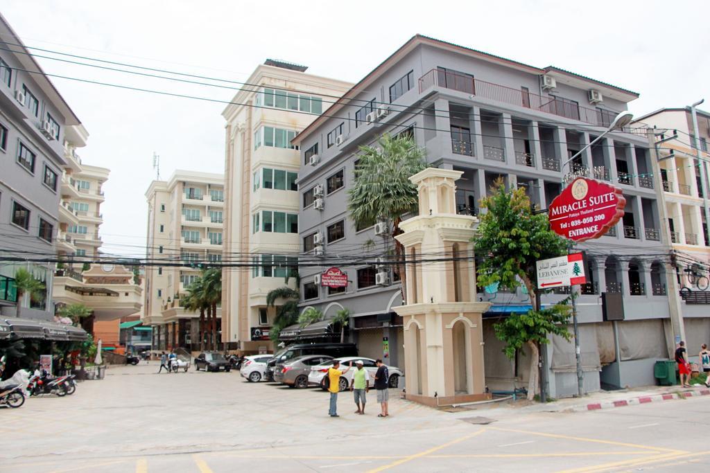 Royal Q & D Suites Pattaya Dış mekan fotoğraf