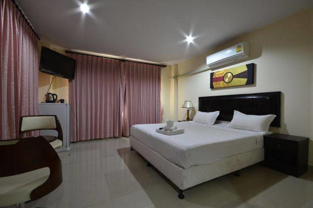 Royal Q & D Suites Pattaya Dış mekan fotoğraf