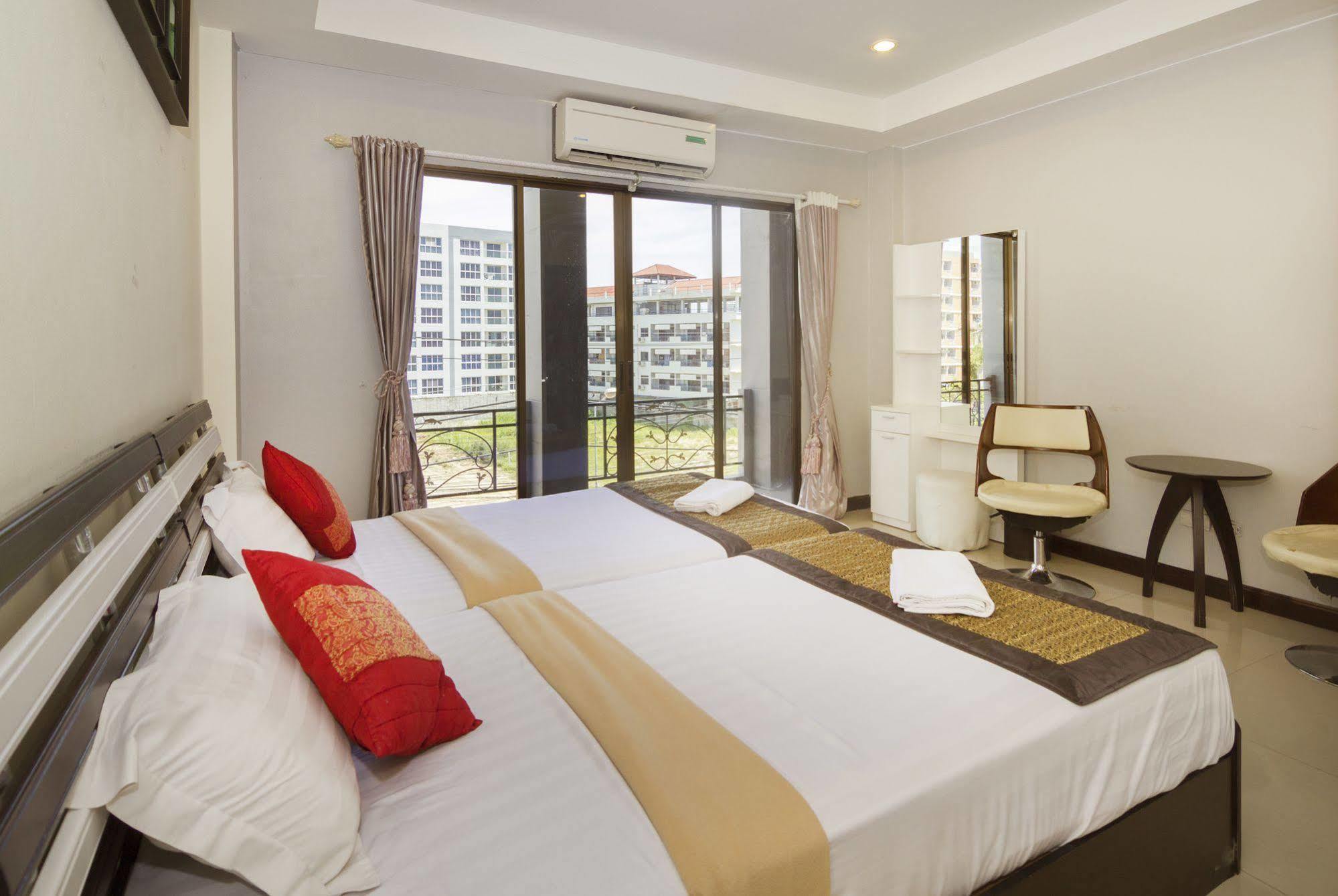 Royal Q & D Suites Pattaya Dış mekan fotoğraf