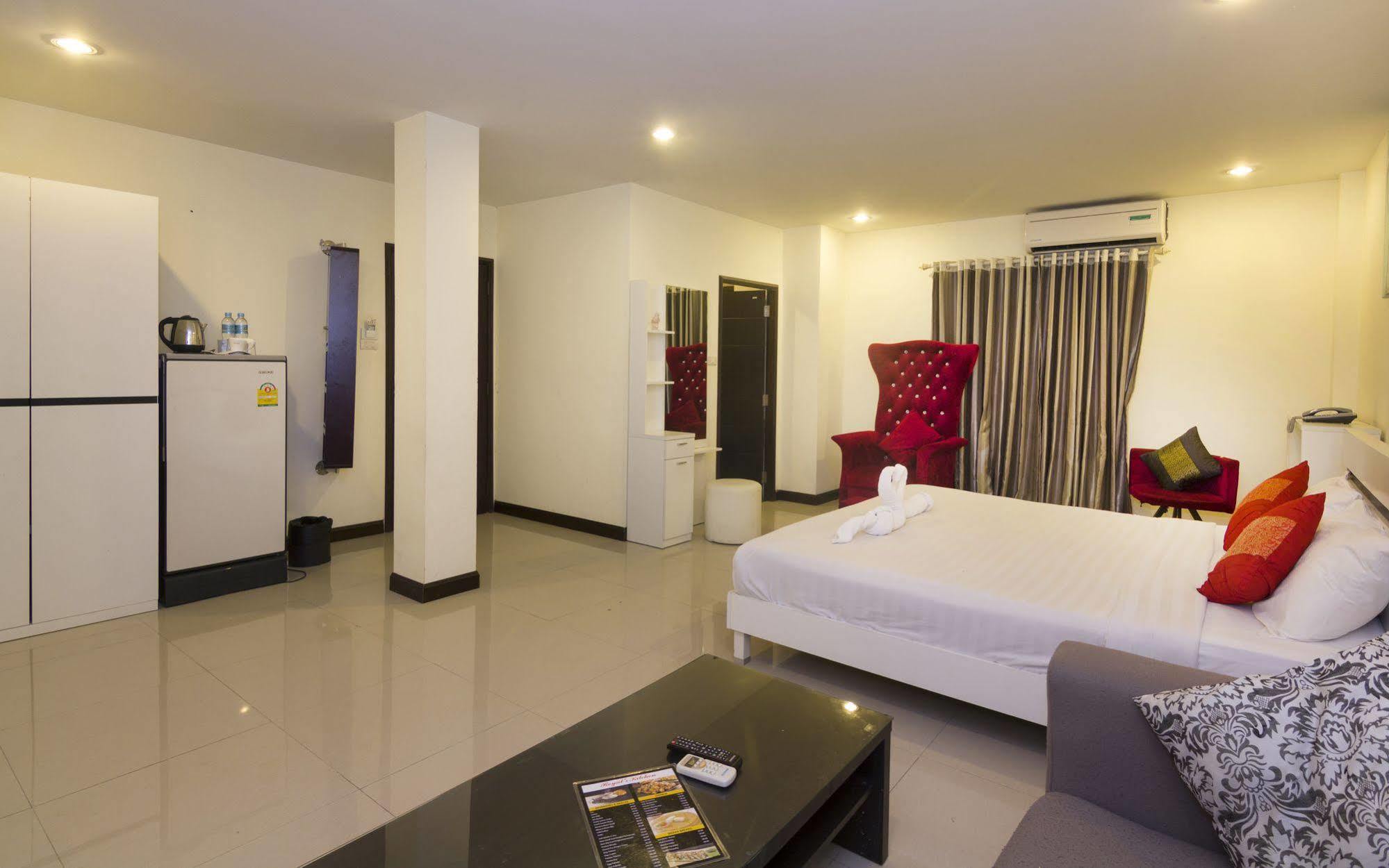 Royal Q & D Suites Pattaya Dış mekan fotoğraf