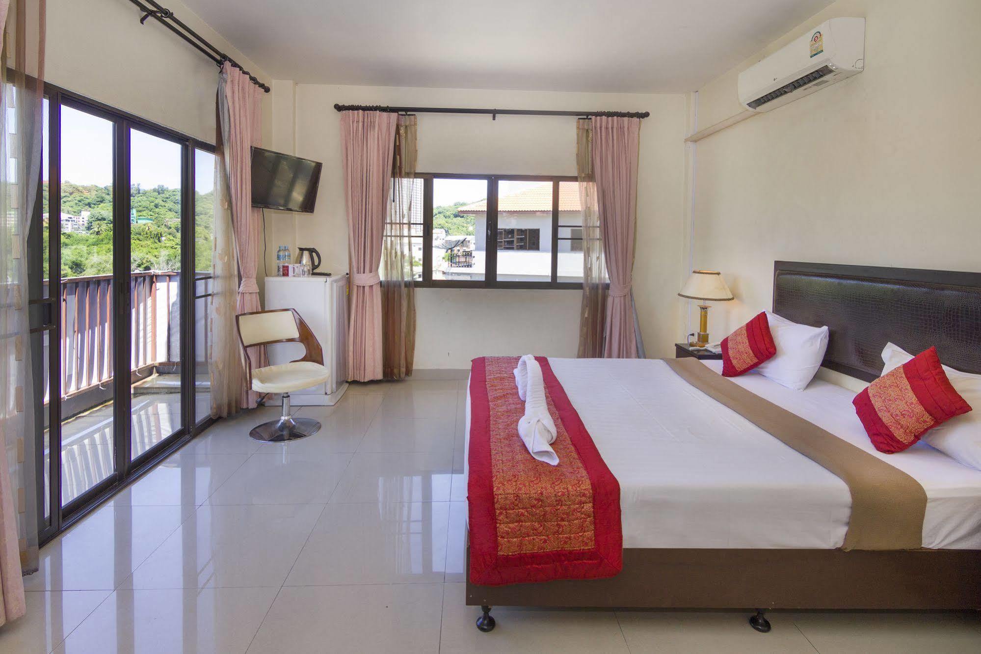 Royal Q & D Suites Pattaya Dış mekan fotoğraf