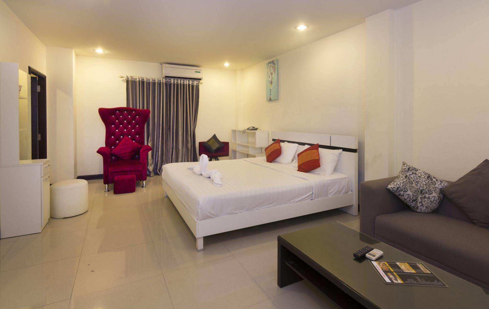 Royal Q & D Suites Pattaya Dış mekan fotoğraf