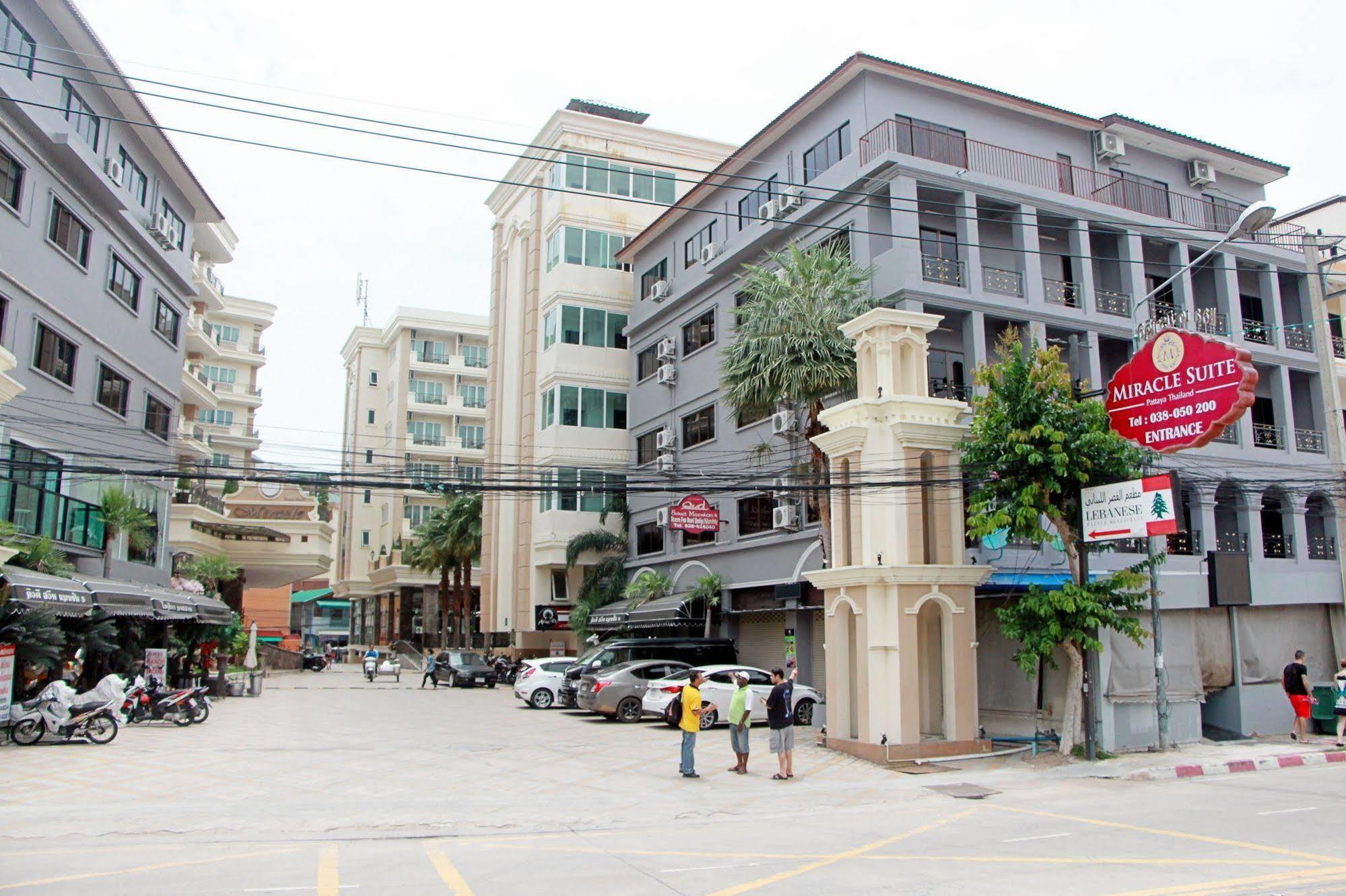 Royal Q & D Suites Pattaya Dış mekan fotoğraf